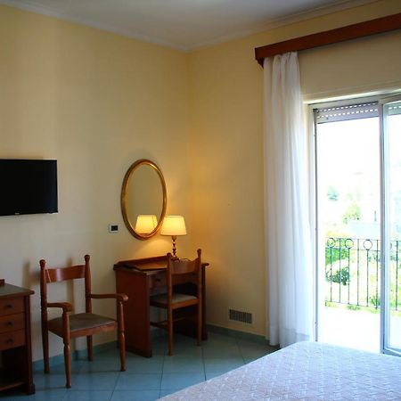 Hotel Terme Alexander Ischia Exterior photo